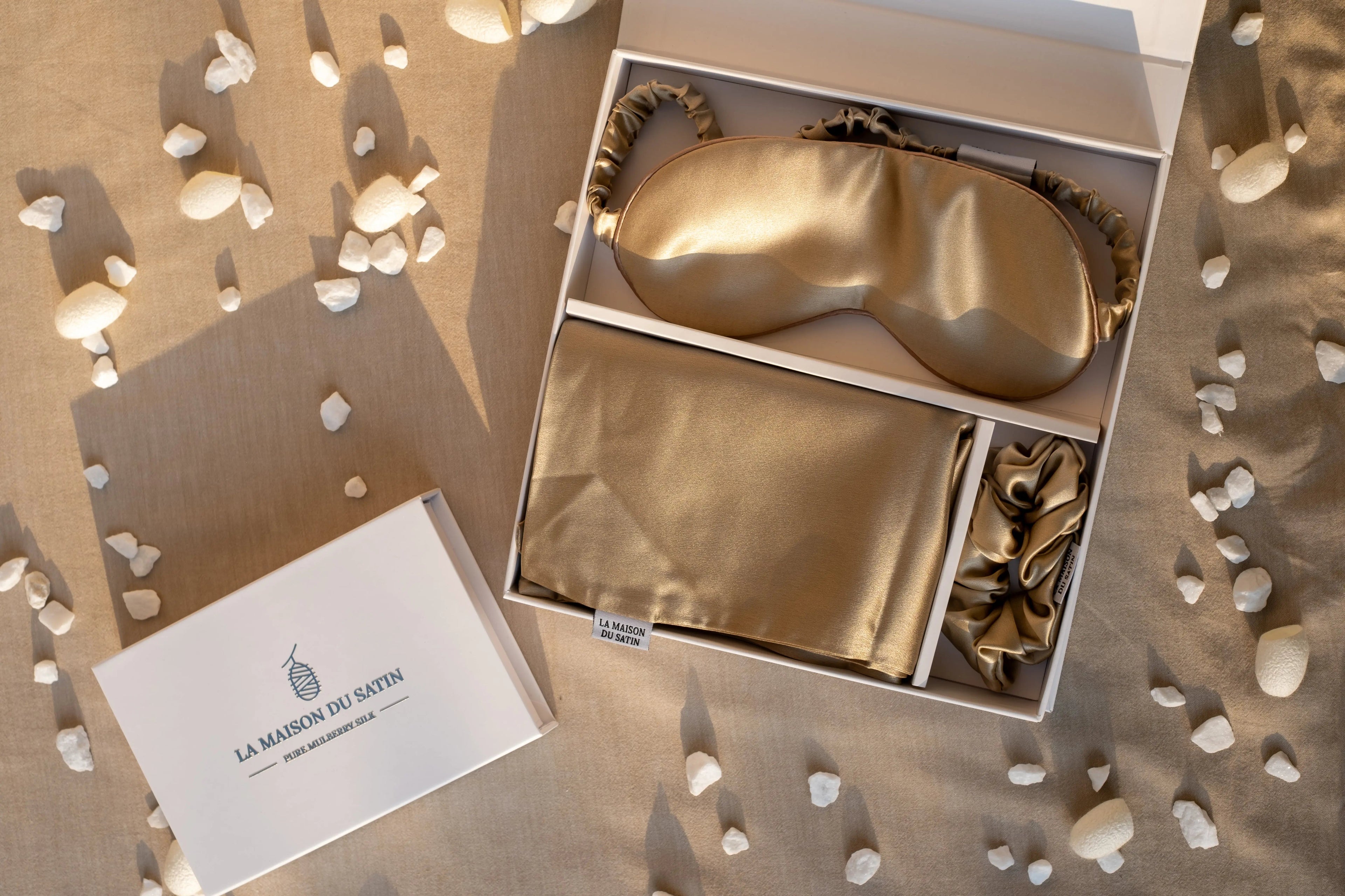 Routine-beauté-nuit-soie-comment-utiliser-un-coffret-rituel-complet La Maison du Satin