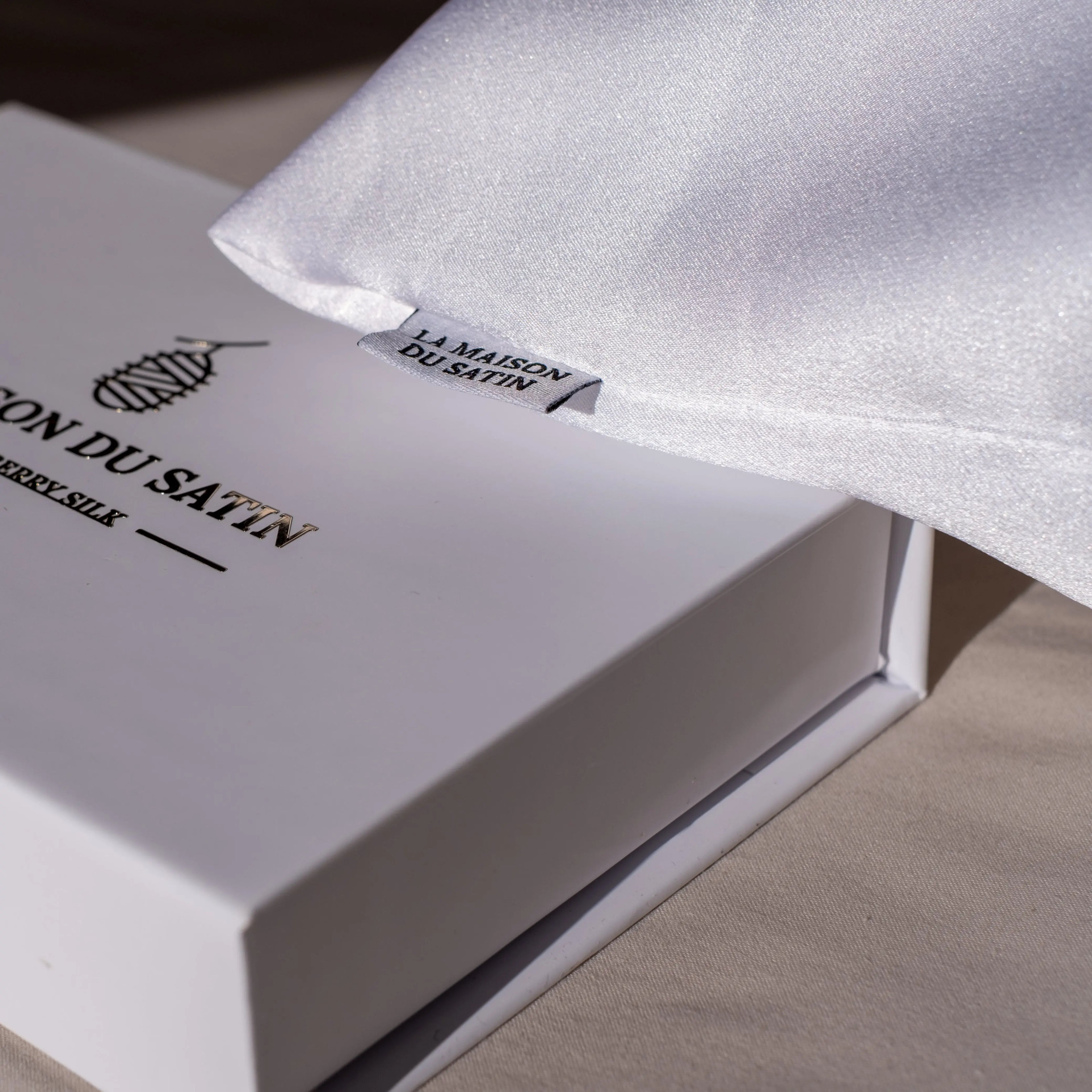 TAIE D’OREILLER PURE SOIE DE MÛRIER 22 MOMMES Blanc 50x70cm La Maison du Satin