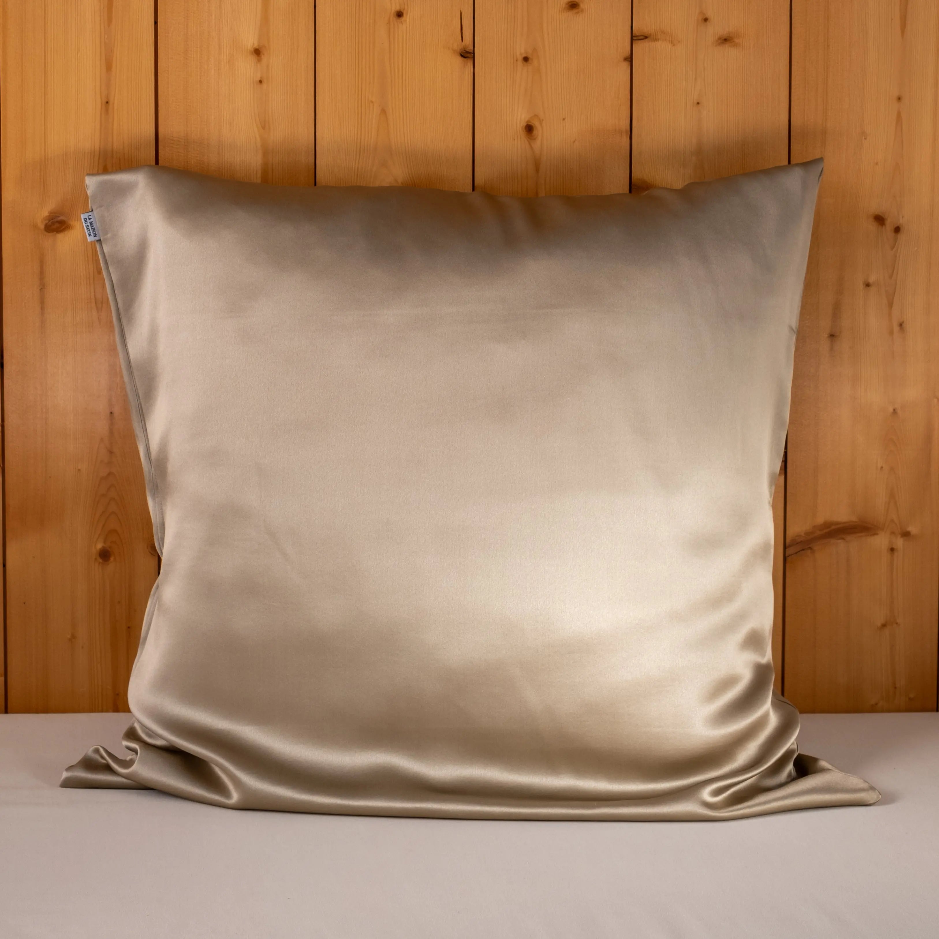 TAIE D’OREILLER PURE SOIE DE MÛRIER 22 MOMMES Kaki 65x65cm La Maison du Satin